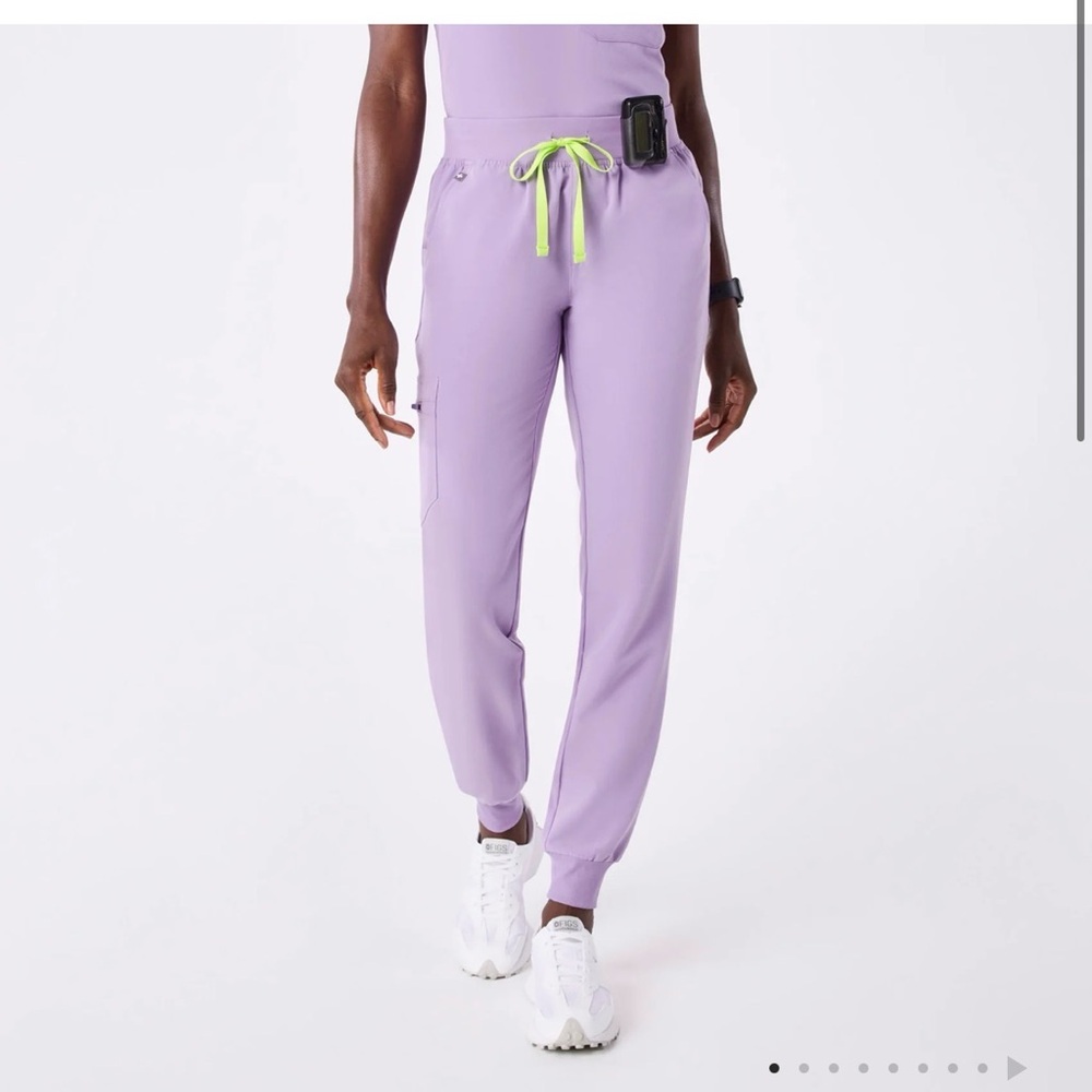 NWT Zamora 2.0 petite Joggers scrub pants